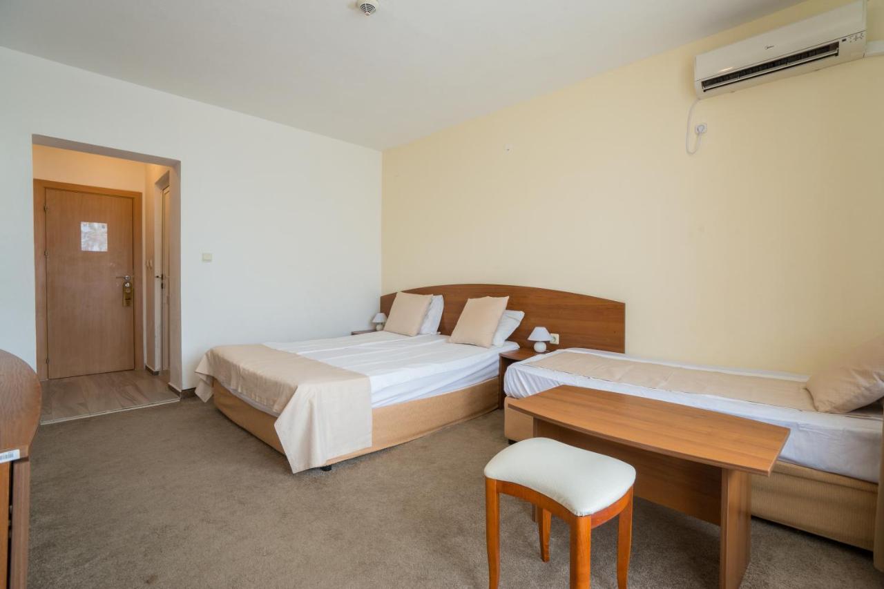 Perla Plaza Hotel Primorsko Exterior photo