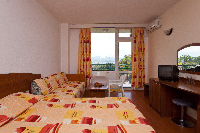 Perla Plaza Hotel Primorsko Exterior photo
