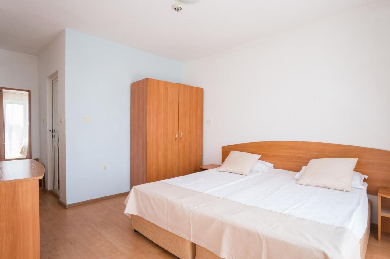 Perla Plaza Hotel Primorsko Exterior photo